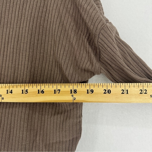 The Classic Cropped Ribbed Front Tie Size M Brown - Picture 5 of 10